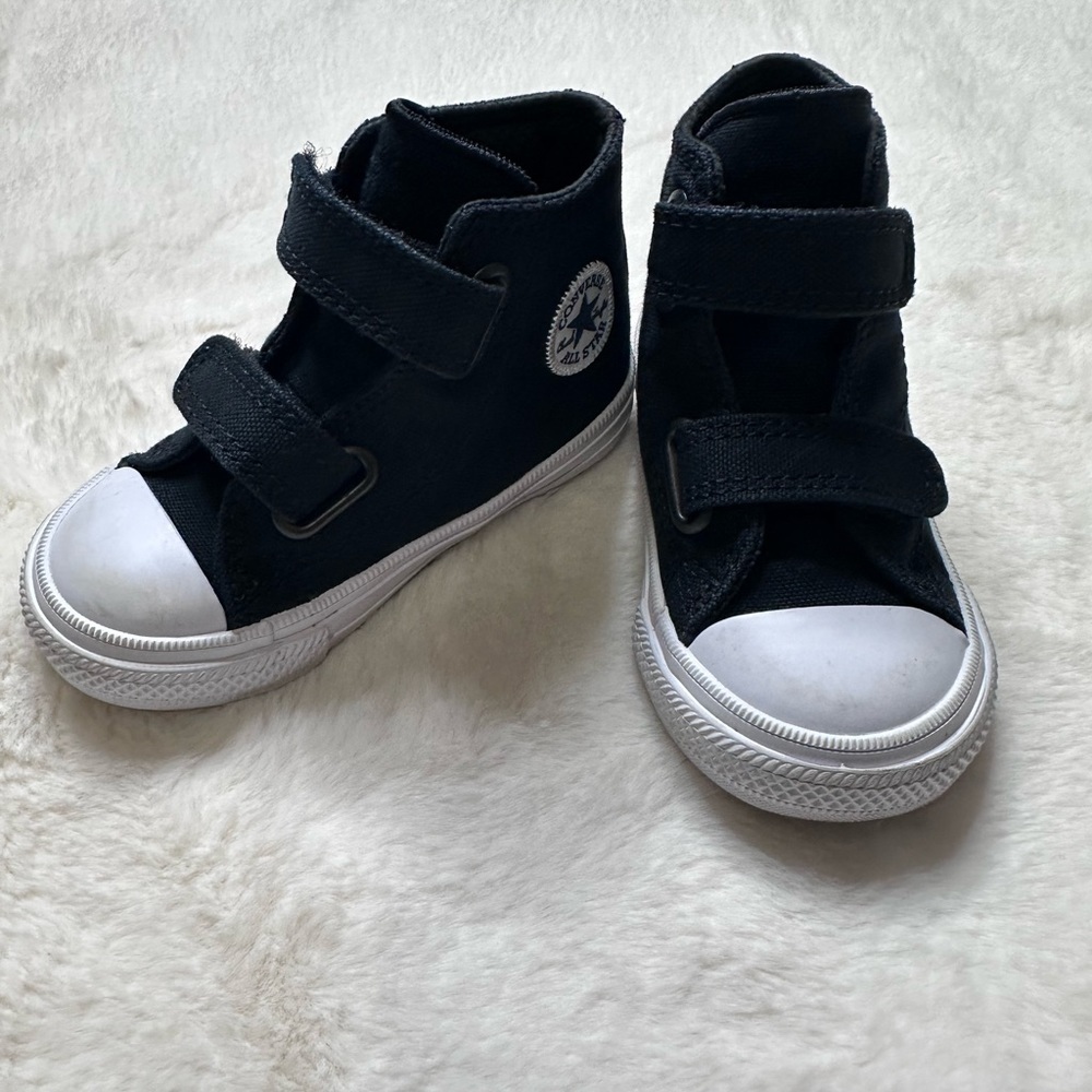 Converse Chuck Taylor Kids Shoes - Picture 2 of 7